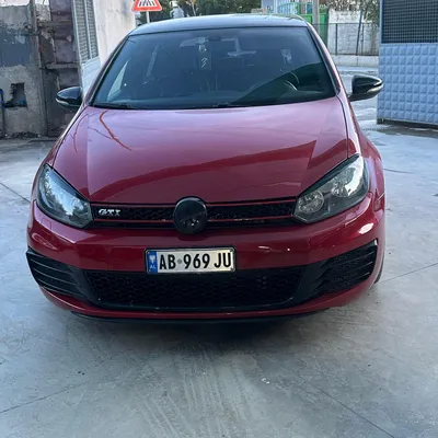Volkswagen Golf 2012 në shitje