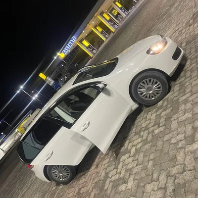 Volkswagen Golf 2012 në shitje