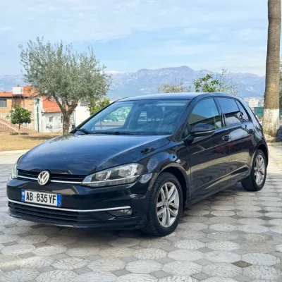 Volkswagen Golf 2014 në shitje