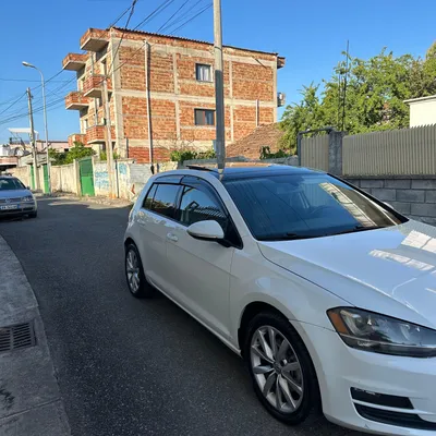 Volkswagen Golf 2015 në shitje