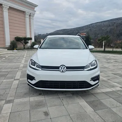 Volkswagen Golf 2015 në shitje