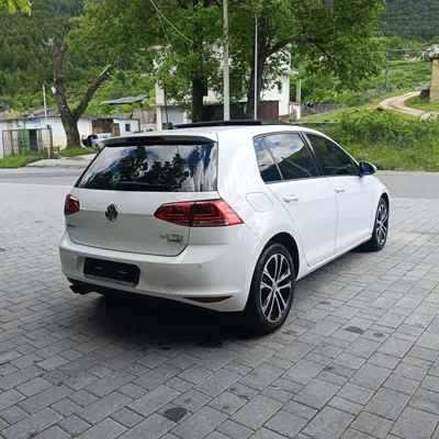 Volkswagen Golf 2015 në shitje