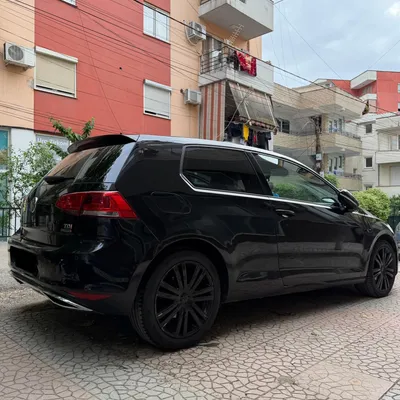 Volkswagen Golf 2013 në shitje