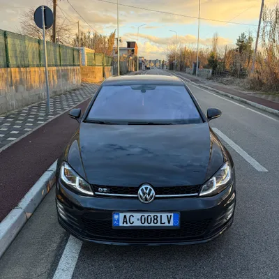 Volkswagen Golf 2013 në shitje