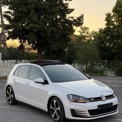 Volkswagen Golf 2015 në shitje