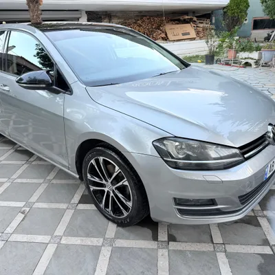 Volkswagen Golf 2015 në shitje