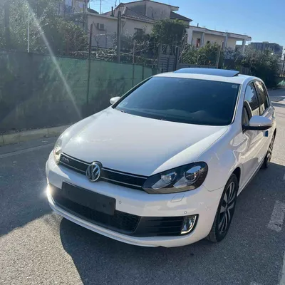 Volkswagen Golf 2012 në shitje