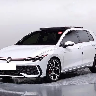 Volkswagen Golf 2025 në shitje