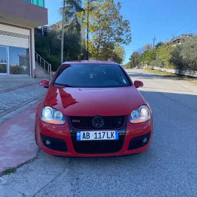 Volkswagen Golf 2005 në shitje