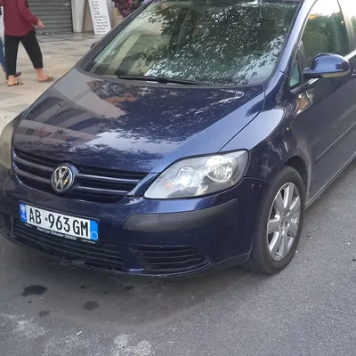 Volkswagen Golf 2005 në shitje
