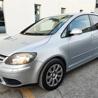Volkswagen Golf 2005 në shitje