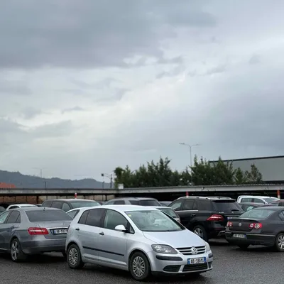Volkswagen Golf 2006 në shitje