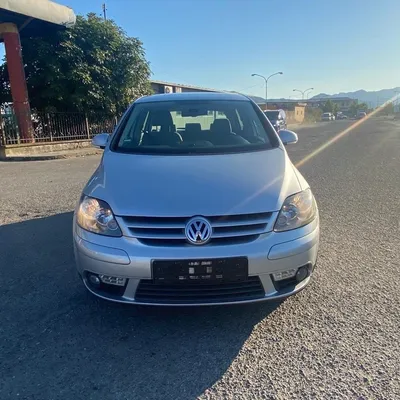 Volkswagen Golf 2006 në shitje
