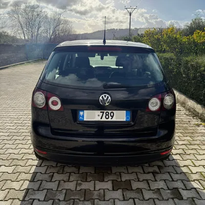 Volkswagen Golf 2006 në shitje