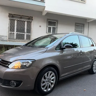 Volkswagen Golf 2012 në shitje