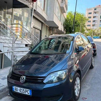 Volkswagen Golf 2012 në shitje