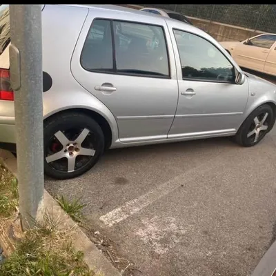 Volkswagen Golf 2000 në shitje