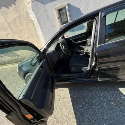 Volkswagen Golf 2005 në shitje