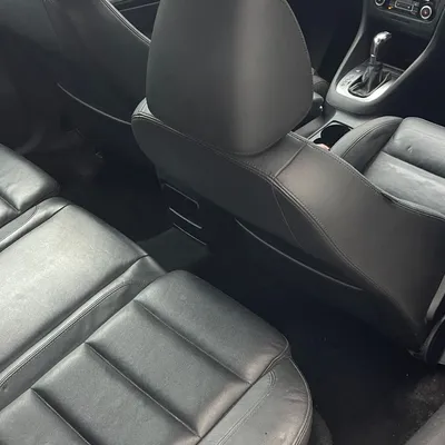 Volkswagen Golf 2012 në shitje