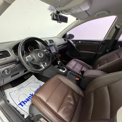 Volkswagen Golf 2011 në shitje
