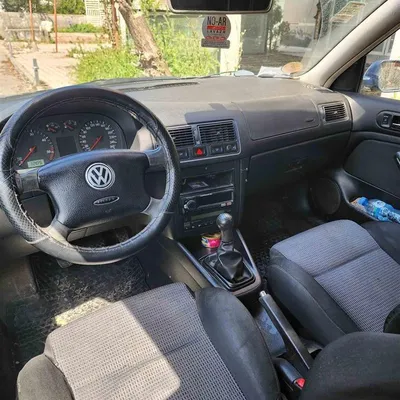 Volkswagen Golf 2001 në shitje