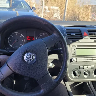 Volkswagen Golf 2007 në shitje