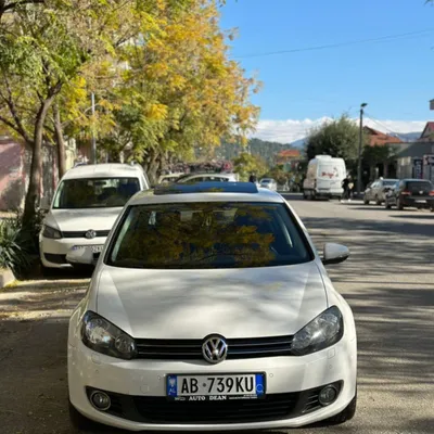 Volkswagen Golf 2012 në shitje