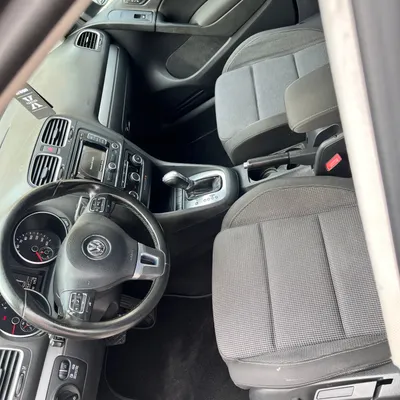 Volkswagen Golf 2013 në shitje