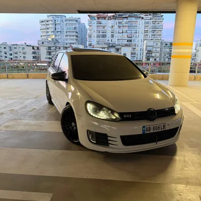 Volkswagen Golf 2011 në shitje