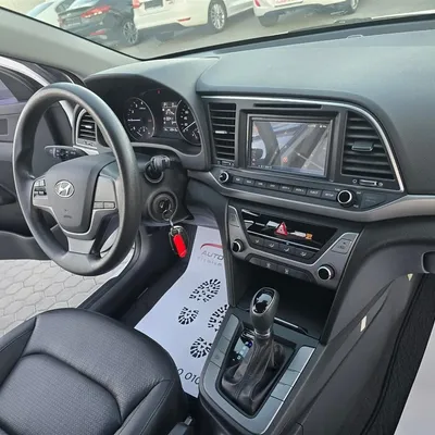 Hyundai Elantra 2015 në shitje