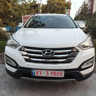 Hyundai Santa Fe 2013 në shitje
