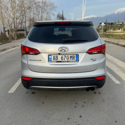 Hyundai Santa Fe 2013 në shitje