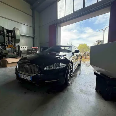 Jaguar XJ