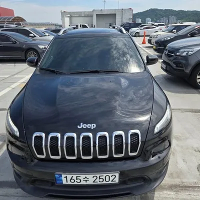 Jeep Cherokee 2015 në shitje