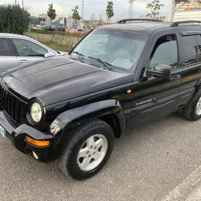 Jeep Cherokee 2003 në shitje
