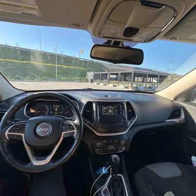 Jeep Cherokee 2014 në shitje