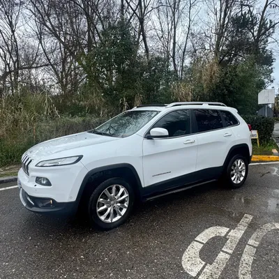 Jeep Cherokee 2015 në shitje
