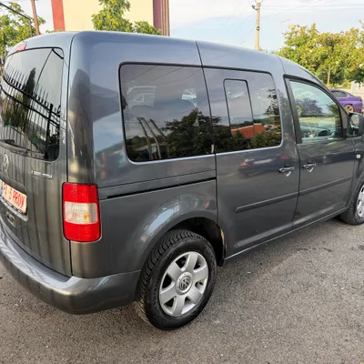 Volkswagen Caddy 2009 në shitje