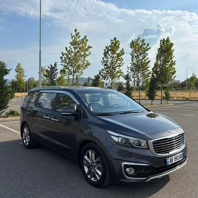 Kia Carnival 2014 në shitje