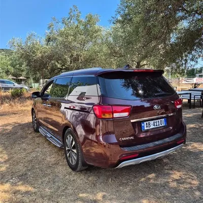 Kia Carnival 2015 në shitje