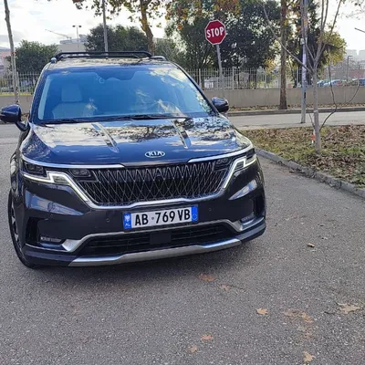 Kia Carnival 2022 në shitje