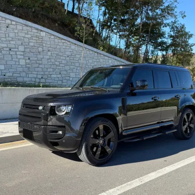 Land Rover Defender 2022 në shitje