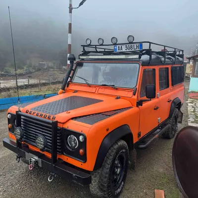 Land Rover Defender 1996 në shitje