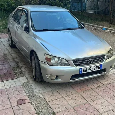 Lexus IS