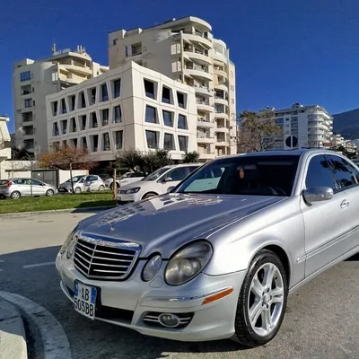 Mercedes-Benz E-class 2003 në shitje
