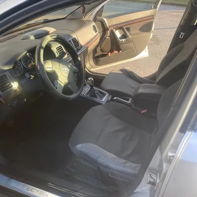 Opel Vectra 2004 në shitje
