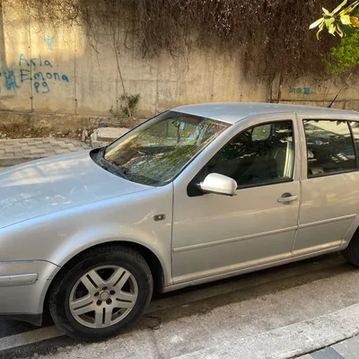 Volkswagen Golf 2000 në shitje