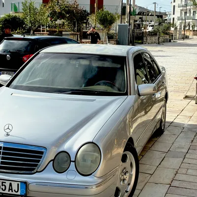 Mercedes-Benz E-class 1999 në shitje