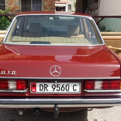 Mercedes-Benz W123 1983 në shitje