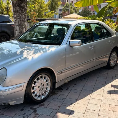 Mercedes-Benz E-class 2001 në shitje